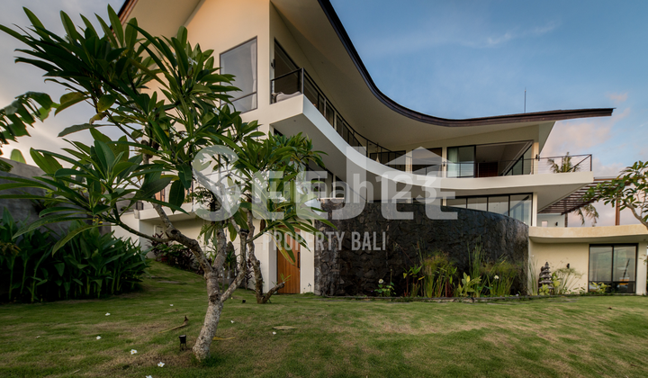 VILLA MEWAH DENGAN PEMANDANGAN SAWAH PANORAMIK DI JANTUNG CANGGU – BABAKAN – SVLC037