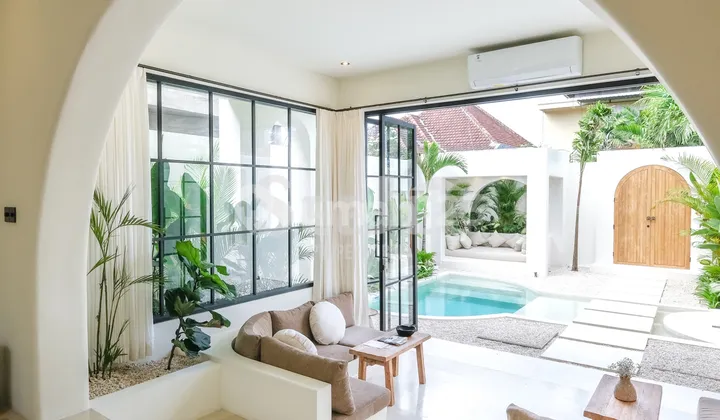  STEP INTO MEDITERRANEAN BLISS IN THE HEART OF PERERENAN! - SVLC053