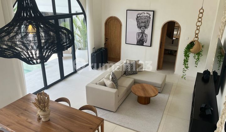 VILLA UNGASAN YANG MEMPESONA DENGAN PEMANDANGAN GWK – LUXURY TURNKEY DEKAT PANTAI MELASTI – SVLB073