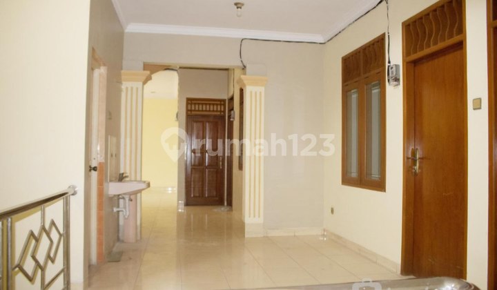 Rumah Bagus 2 Lantai di Matraman Jakarta Timur 2