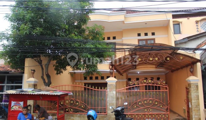 Rumah Bagus 2 Lantai di Matraman Jakarta Timur