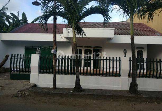 Rumah Bagus Di Komplek Jakapermai di Jaka Sampurna 1