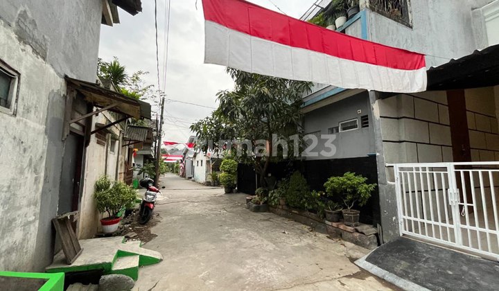 Rumah Bagus Di Mangunjaya di Bekasi 2