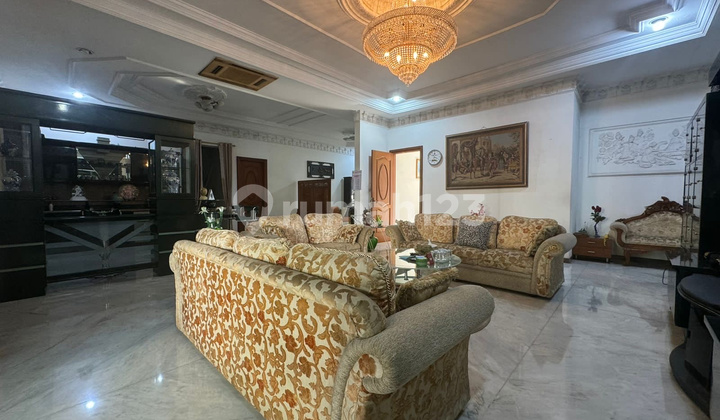 KRIS KENCANA SARI, BELAKANG CIPUTRA WORLD, RUMAH HOOK 2