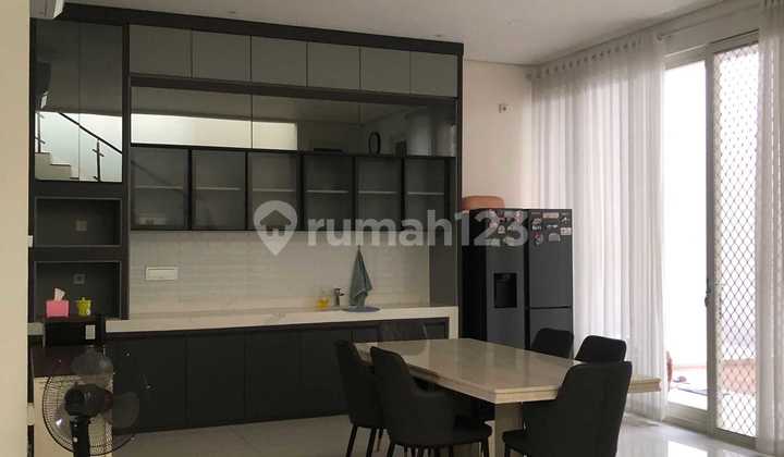 Rumah Mewah Pakuwon Indah Surabaya Dekat Sekolah KPR