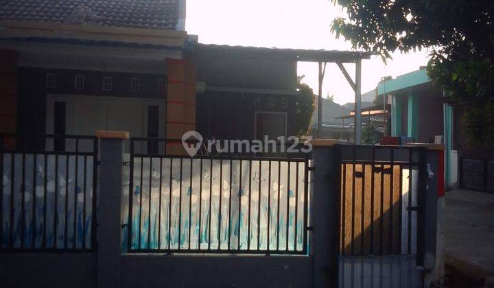 Rumah Siap Huni Sudah Renovsi Dekat Grandwisata Komplek Ramai  2