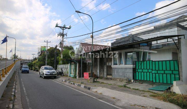 Rumah Hitung Tanah 300 M Dari Stasiun KA Lempuyangan  2