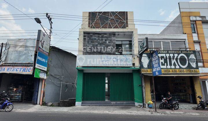 Ruko 3 Lt Dengan Fasilitas Basement 1 Km Dari Kampus UGM 1