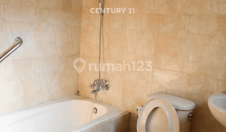 2-Story Hook House in Margorejo Sleman, 500m from Jamal Km 16 2-Story Hook House in Margorejo Sleman, 500m from Jamal Km 16