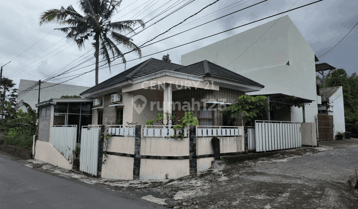 Rumah LB 90 M2 Dgn 3 KT Dan 2 KM Di Ngaglik Cocok Untuk Hunian 1