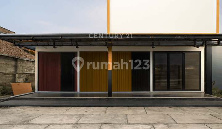 Roadside Shop House in Kalasan Near Toll Exit Ideal for Business 2