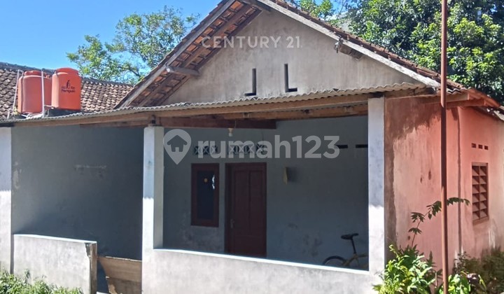 Tanah Luas 232 M2 Bonus Bangunan Daerah Belakang Pasar Kolombo