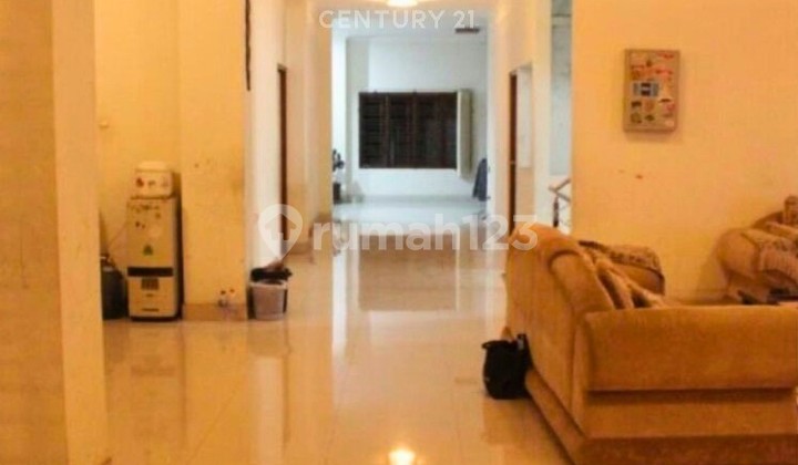 Spacious Parking Office Shop in Umbulharjo Suitable for Business 2