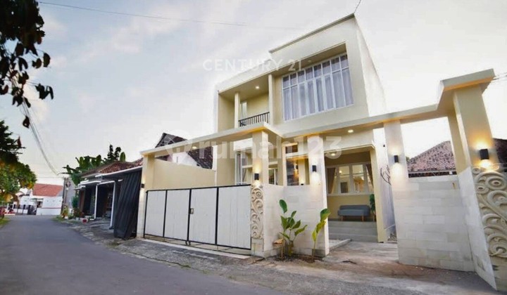 2-Story House Near Sleman City Hall Suitable for a Villa