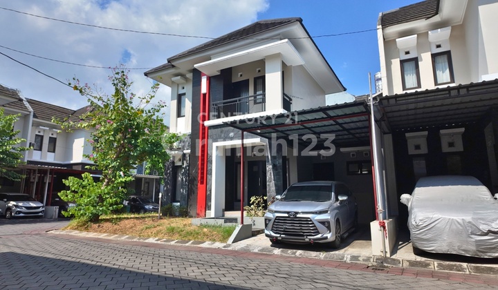 Rumah 2Lt Dgn Posisi Hoek Di Perumahan Kuantan Regency Wirobrajan 1