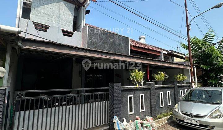 Rumah 2 Lantai Dengan Halaman Belakang Di Mergangsan 1