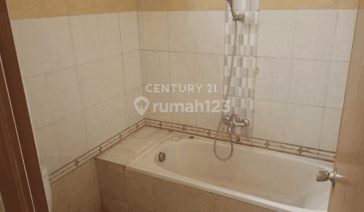 Rumah 2 Lt Full Furnished Di Belakang UPN Cocok Untuk Kantor 2