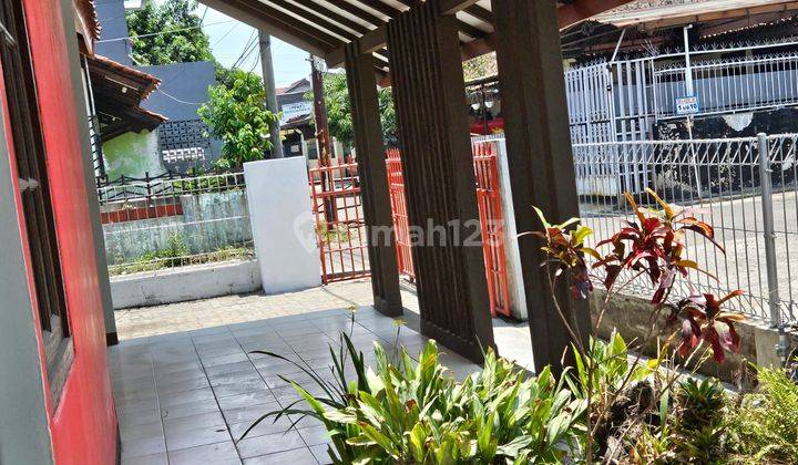 teras rumah murah siap huni lingkungan