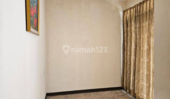 ruang tamu rumah murah siap huni lingkungan