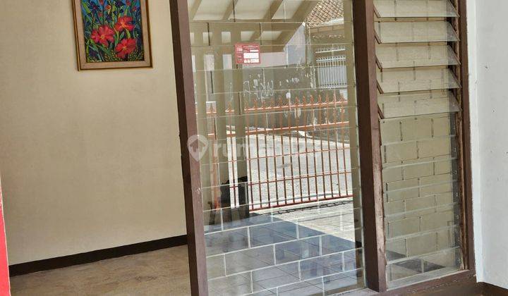 ruang tamu rumah murah siap huni lingkungan