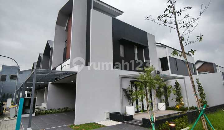 Jual Cepat Rumah Mewah Siap Huni 4Kt,Letak Strategis dan Bebas Banjir di Harapan Indah Cluster Navara 2