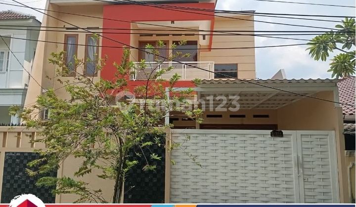 Tinggal Masuk! Rumah Nyaman & Aman di Jl Wijaya Kusuma -Cash Only