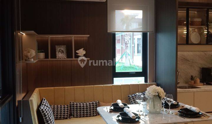 Rumah 2 lantai bernuansa clasik modern harga ngak bikin jantung copot.lokasi scg 1