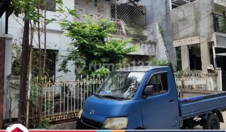 Selling old 2-story house in Kelapa Gading area, North Jakarta
