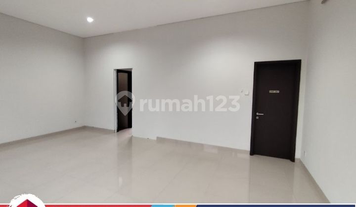 Rent a 2-story semi-furnished shop house in the JGC Cakung area, East Jakarta Rent a 2-story semi-furnished shop house in the JGC Cakung area, East Jakarta