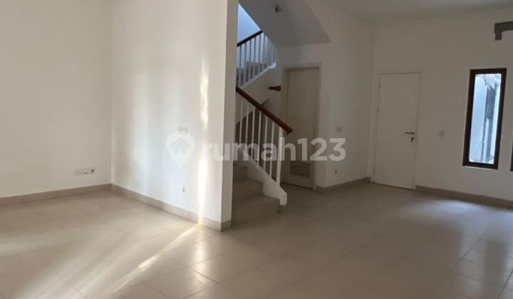 Affordable House with Luxurious Quality, Don't Miss It on Jl. Alamanda 2