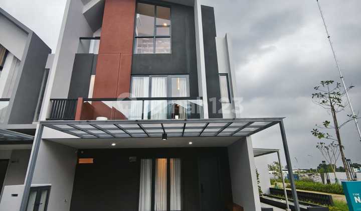 Jual Cepat Rumah Mewah Siap Huni 4Kt,Letak Strategis dan Bebas Banjir di Harapan Indah Cluster Navara 1