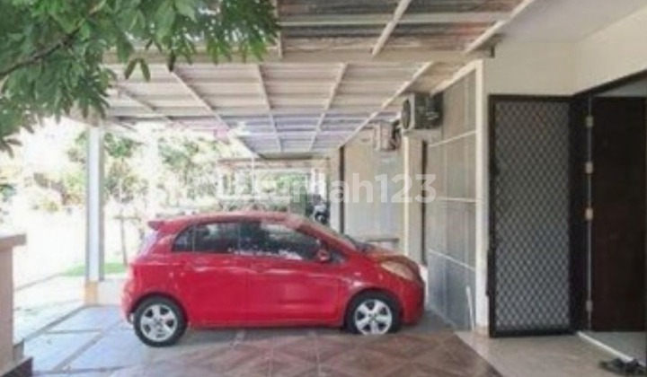 2-Story Ready-to-Occupy House for Rent, Semi-Furnished with Strategic Location and Flood-Free in Arana Harapan Indah 2