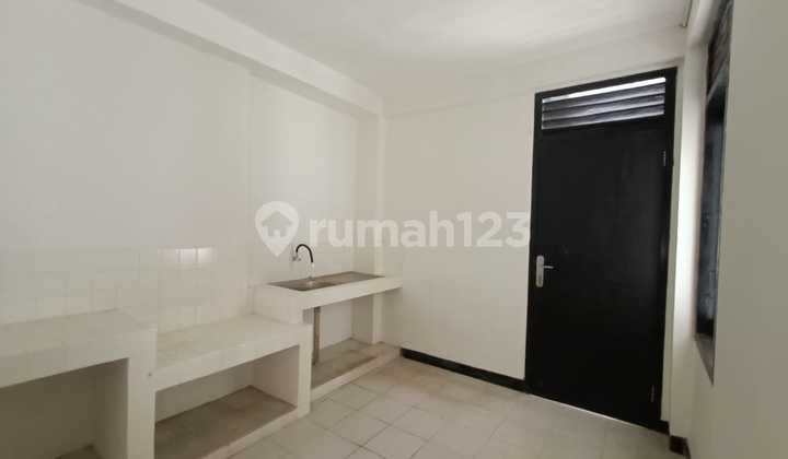 Rumah Siap Huni dan Nyaman Daerah Semarang Selatan - 977 2