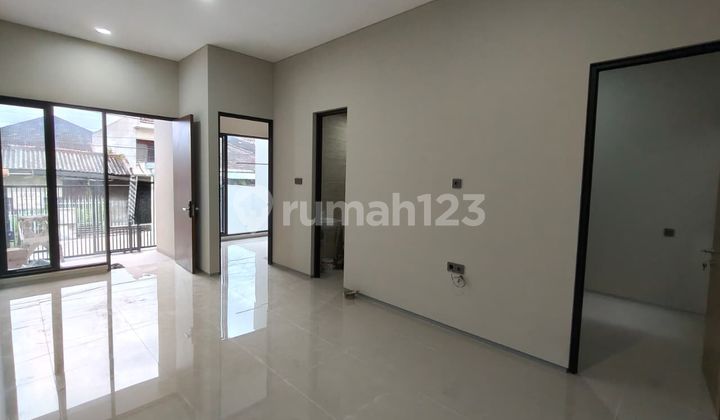 Rumah Siap Huni dan Nyaman Daerah Tanah Mas Semarang Utara - 11147 2