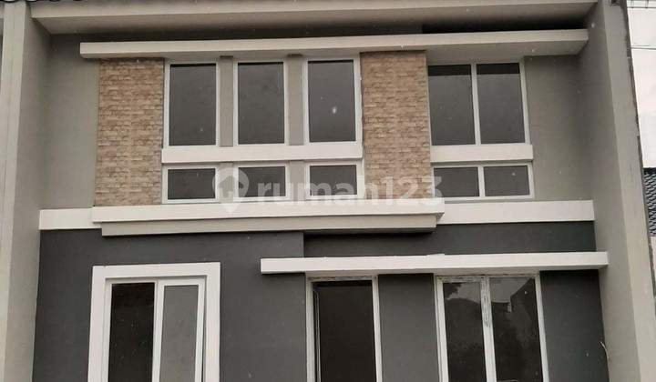 Rumah Siap Huni dan Nyaman Daerah Semarang Barat - 9993 1