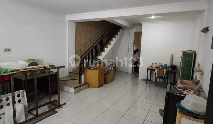 Ready-to-Use Shop House, Suitable for Business in Downtown Semarang -10366 1
