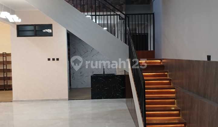 Ready-to-Occupy and Comfortable House in Bukit Sari, Semarang – 10671