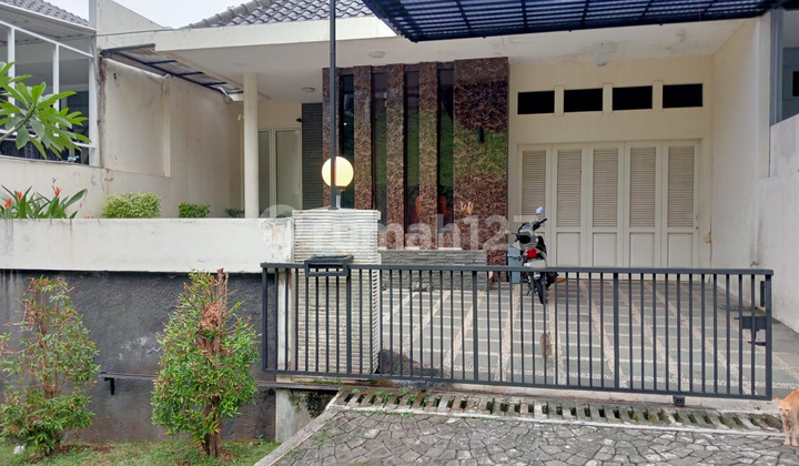 Ready-to-live and comfortable house in Candi Golf, South Semarang – 10756 1