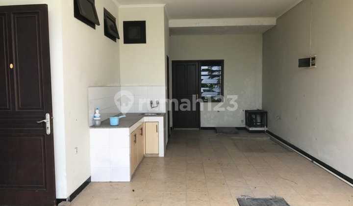 Ready-to-Occupy and Comfortable Home in Bukit Sari Semarang - 8176 2