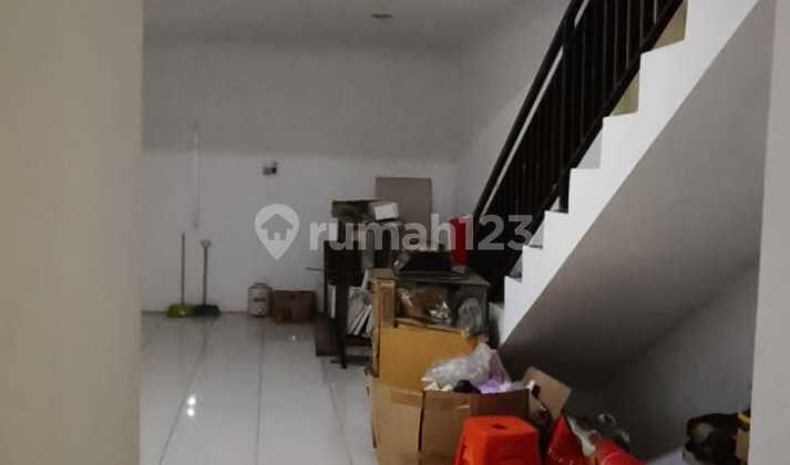 Ready-to-Use Shop House, Suitable for Business in Downtown Semarang -10366 2