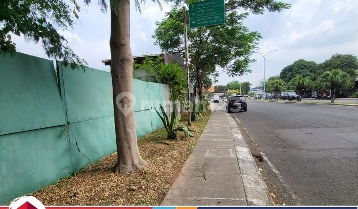 Land for sale in a strategic location in the JGC area.