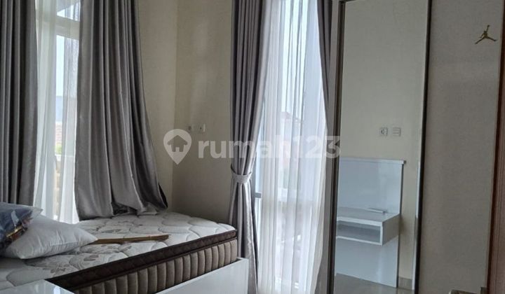 Jual Rumah Unfurnish Lelang Cash Only Lokasi Strategis dan Bebas Banjir di Jl.metland 2