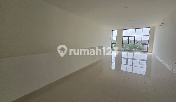 New Ruko with On-Street Parking Maison De Wisteria Jgc Wisteria 2