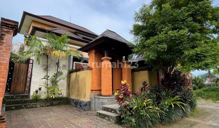 Villa Berkonsep Tropical Tenang Sangat Strategis Area Ubud  1