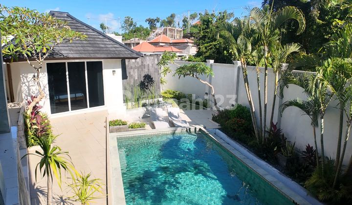 One Step Away Villa to Tomas Beach in Uluwatu