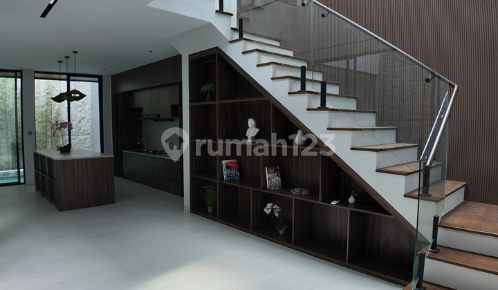 Rumah Mewah Luas Dan Sangat Strategis Area Denpasar