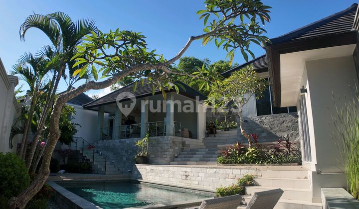 One Step Away Villa to Tomas Beach in Uluwatu