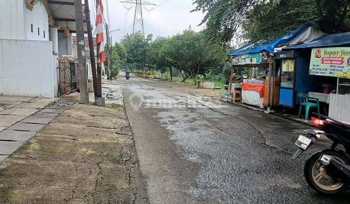 Ruko Di Pinggir Jalan Utama Dalam Komplek Padat Penduduk 2