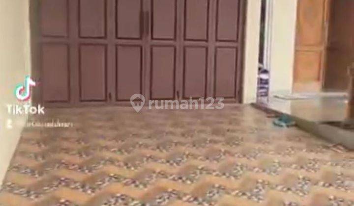 Rumah Besar siap huni, bangunan masih baru tdk perlu renovasi lagi  2