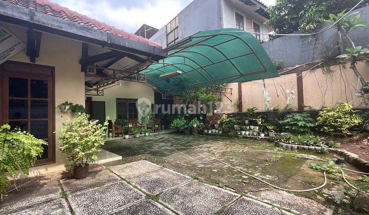 Rumah siap huni dgn pekarangan yg luas cocok untuk kost"an  2